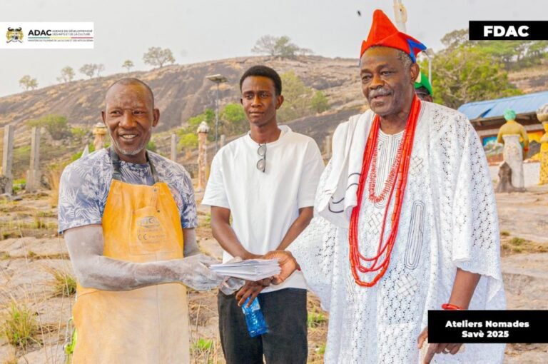 Ateliers nomades de sculpture en pierre granite de savè : Le site historique de Fiditi débute sa métamorphose avec 12 sculptures emblématiques